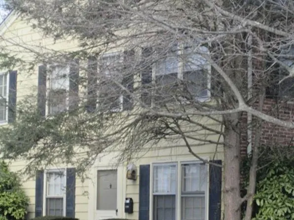 2710 Newton Ct, Blacksburg, VA 24060