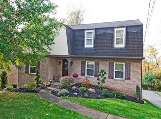 246 Oak Entrance Dr, Clairton, PA