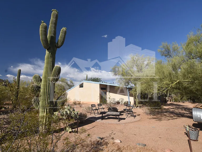 3040 S Donald Ave — Photo 13
