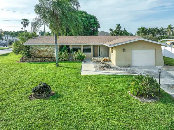 1814 Cornwallis Pkwy, Cape Coral, FL 33904