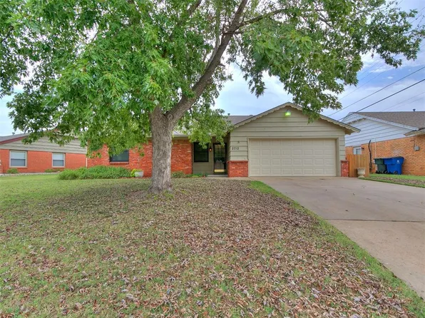 2712 Keats Pl, The Village, OK 73120