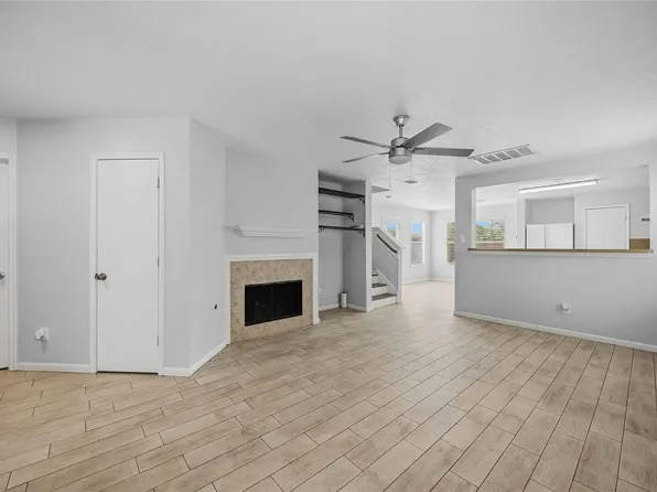 254 Silky Leaf Dr, Houston, TX 77073