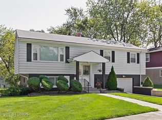 3753 Crescent Dr, Steger, IL 60475