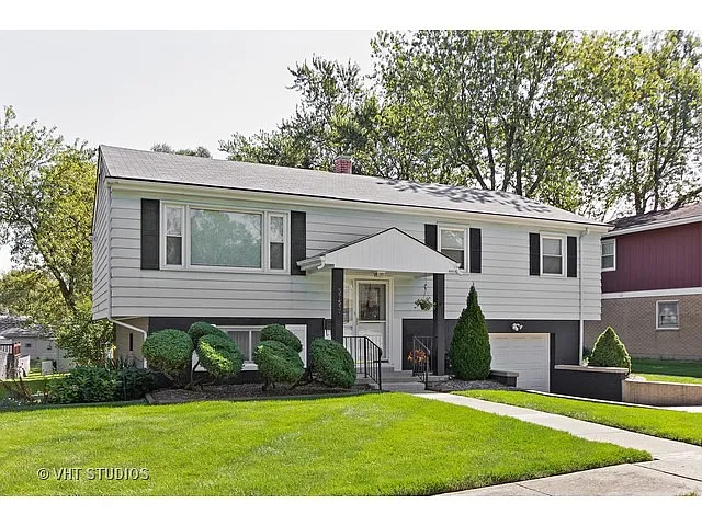 3753 Crescent Dr photo 1