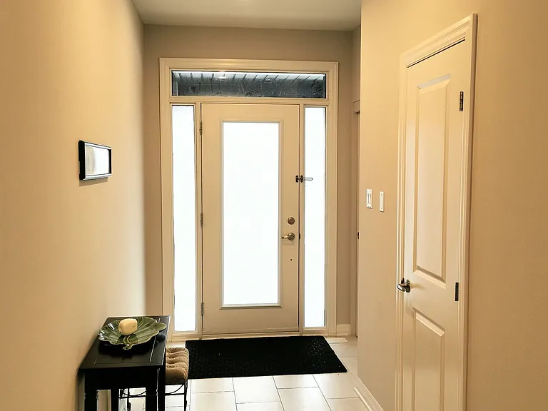 321 Lysander Pl — Photo 2