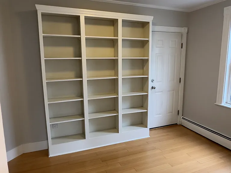 Back bonus/office room