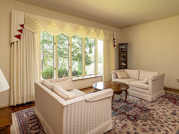 5th image of 138 Diamond Ct