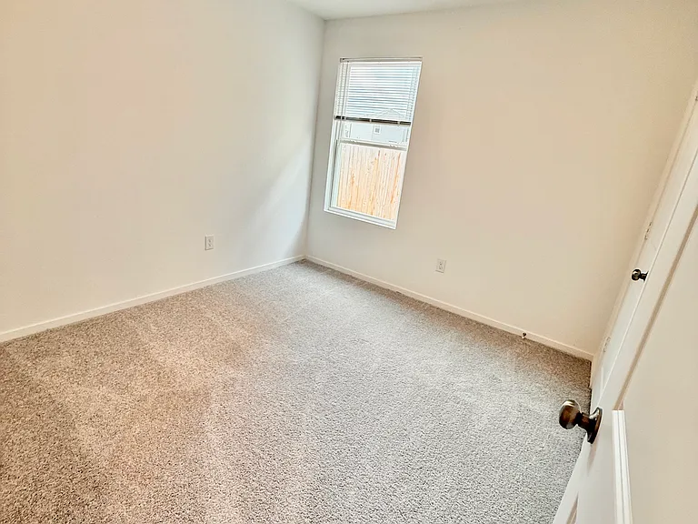 20910 Sumac Grv — Photo 18