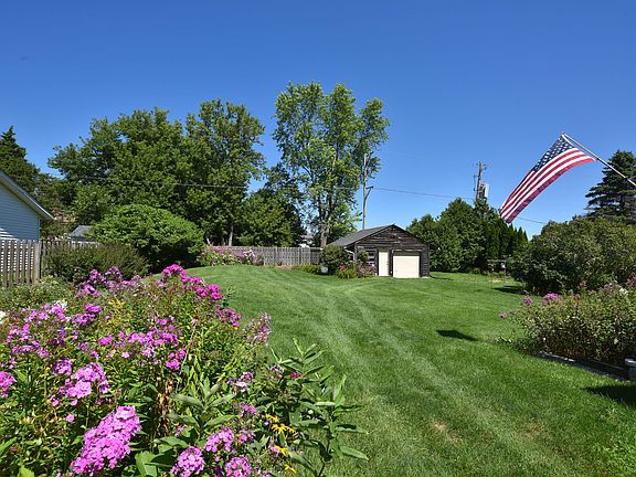 4th image of 2364 Creek Dr