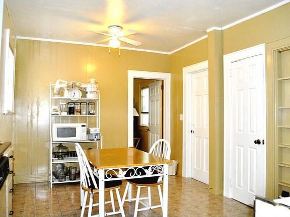 Eat In Kitchen