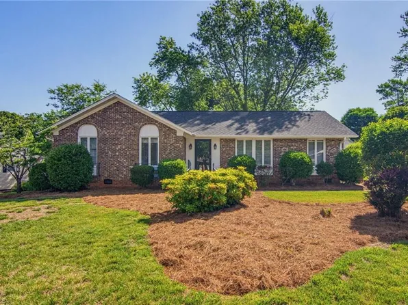 5302 Ainsworth Dr, Greensboro, NC 27410