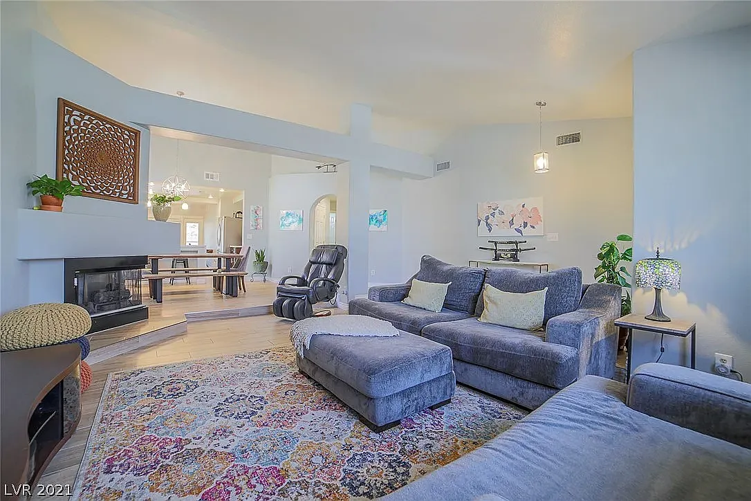 3 bed, 1700 sqft, $2,745 — Photo 3