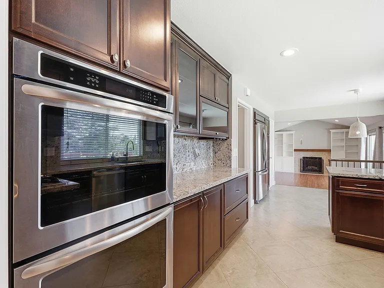 181 Piazza Way — Photo 19