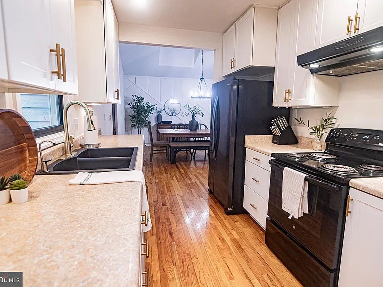 207 Madison Cir — Photo 13