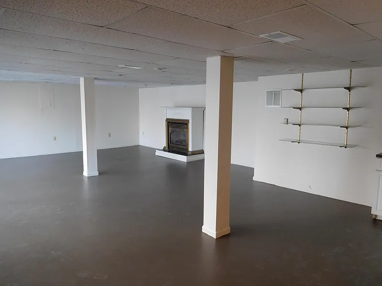 511 W Buckingham Dr — Photo 12
