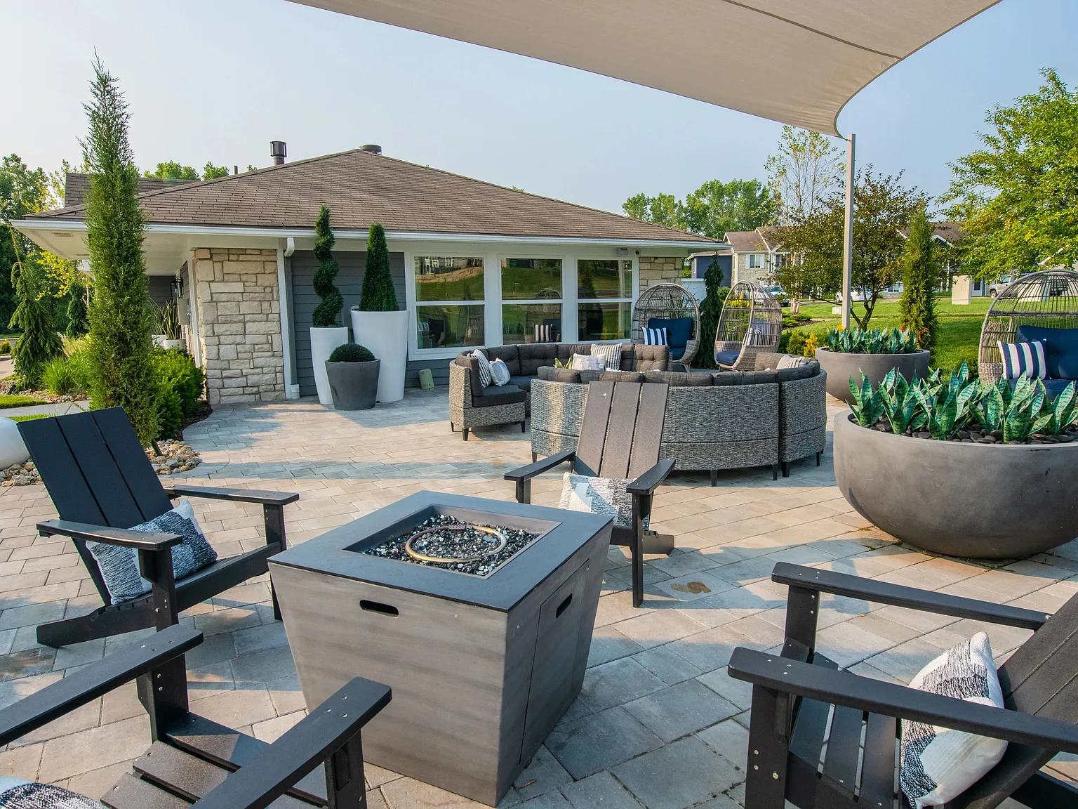 Emory Lakes Luxury Apartments — Photo 1
