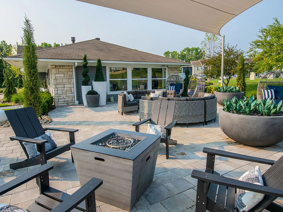 Embrace the warmth of our stylish Cloud Lounge for cozy evenings and relaxed conversations around a glowing fire.