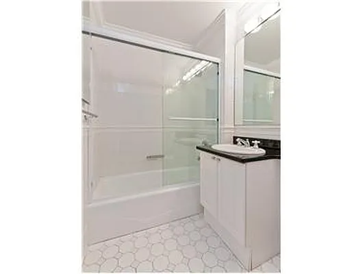 Sold by Mallan Real Estate Inc | media 12