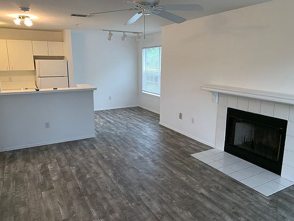 3rd image of 850 S Tamiami Trl APT 329