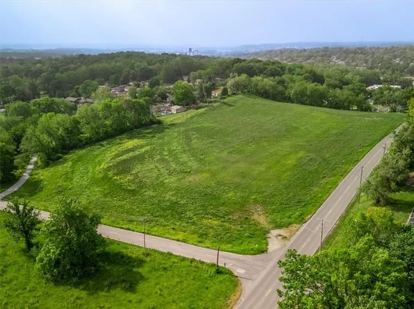 22 South St, Saint Joseph, MO 64503