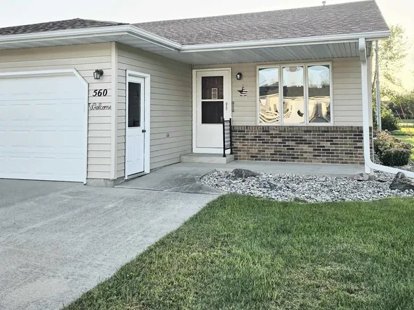 560 Golls Dr, Garner, IA 50438