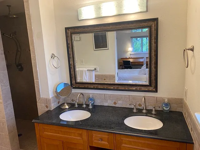 224 Hermosa Dr SE — Photo 162