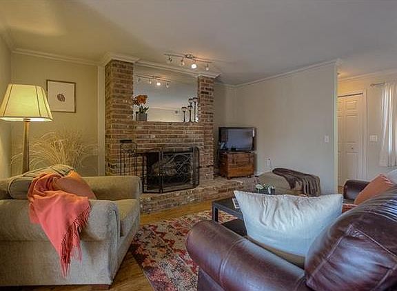 2nd image of 4058 Warwick Blvd APT 5