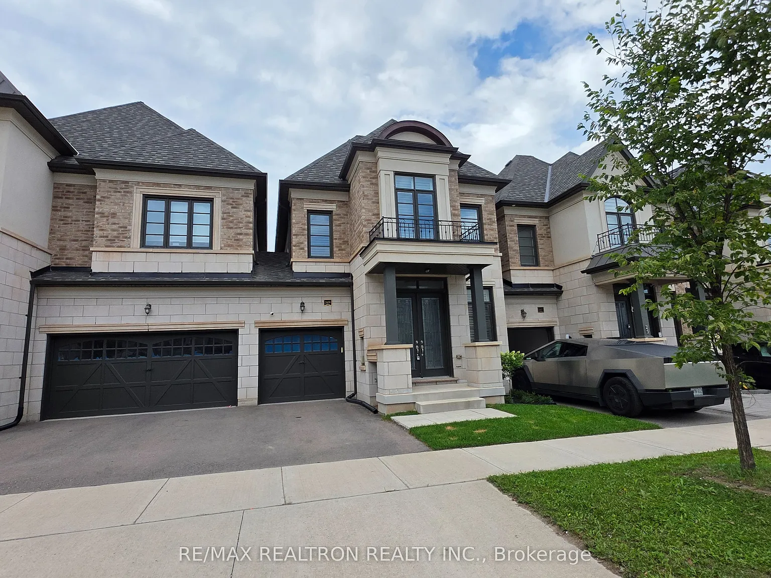 3 bed, $4,000 — Photo 1