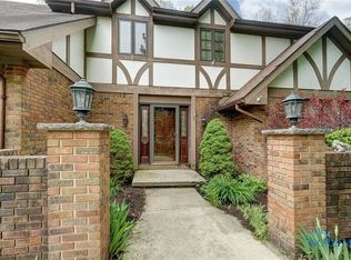 5347 Radcliffe Rd, Sylvania, OH 43560