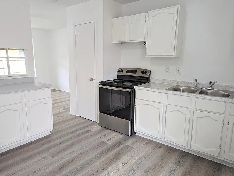 225 Baldwin Ave #225 — Photo 3
