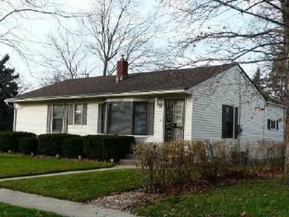 202 Renrose Ave, Loves Park, IL 61111
