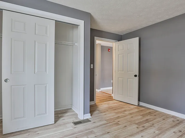 54 Vandora Dr — Photo 8