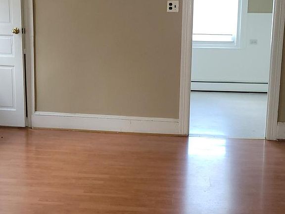 4th image of 7323 Lawndale Ave
