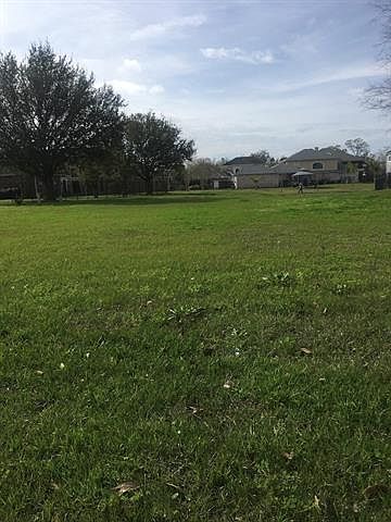 1st image of 22 Turnberry Dr