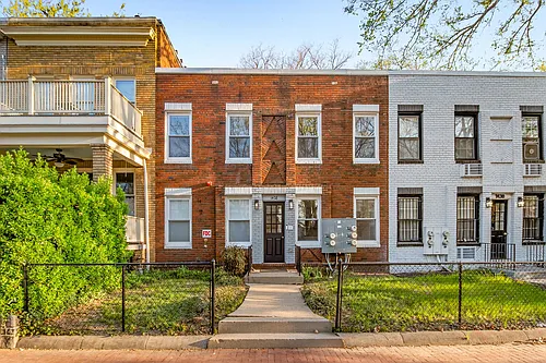 1428 A St SE #3 Photo 1