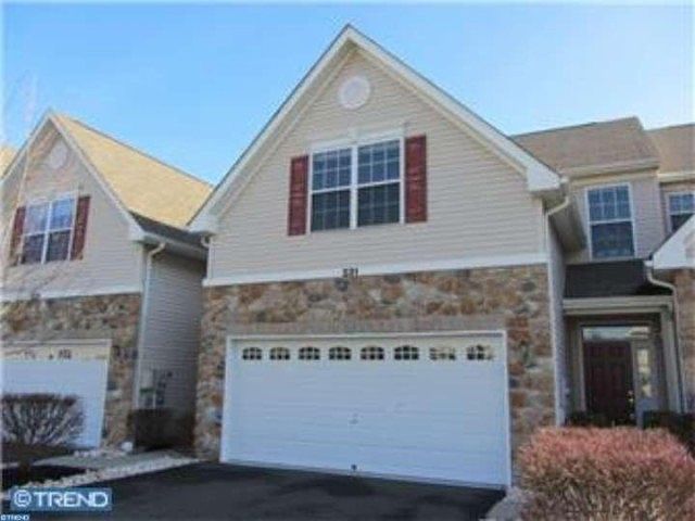 1st image of 211 Brinley Dr