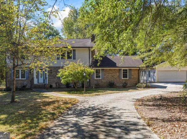 584 Oak Ct NW, Conyers, GA 30012