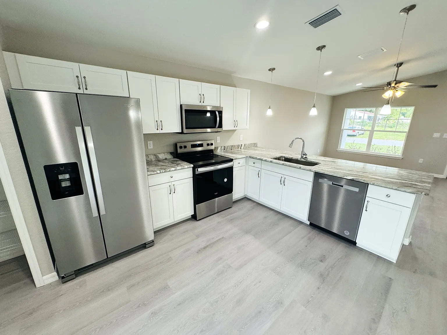 3 bed, 1181 sqft, $1,700 — Photo 3