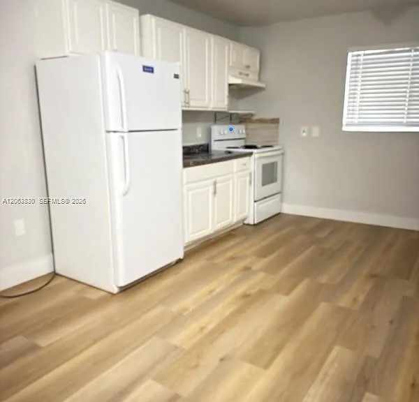1930 SW 2nd St #1 — Photo 3