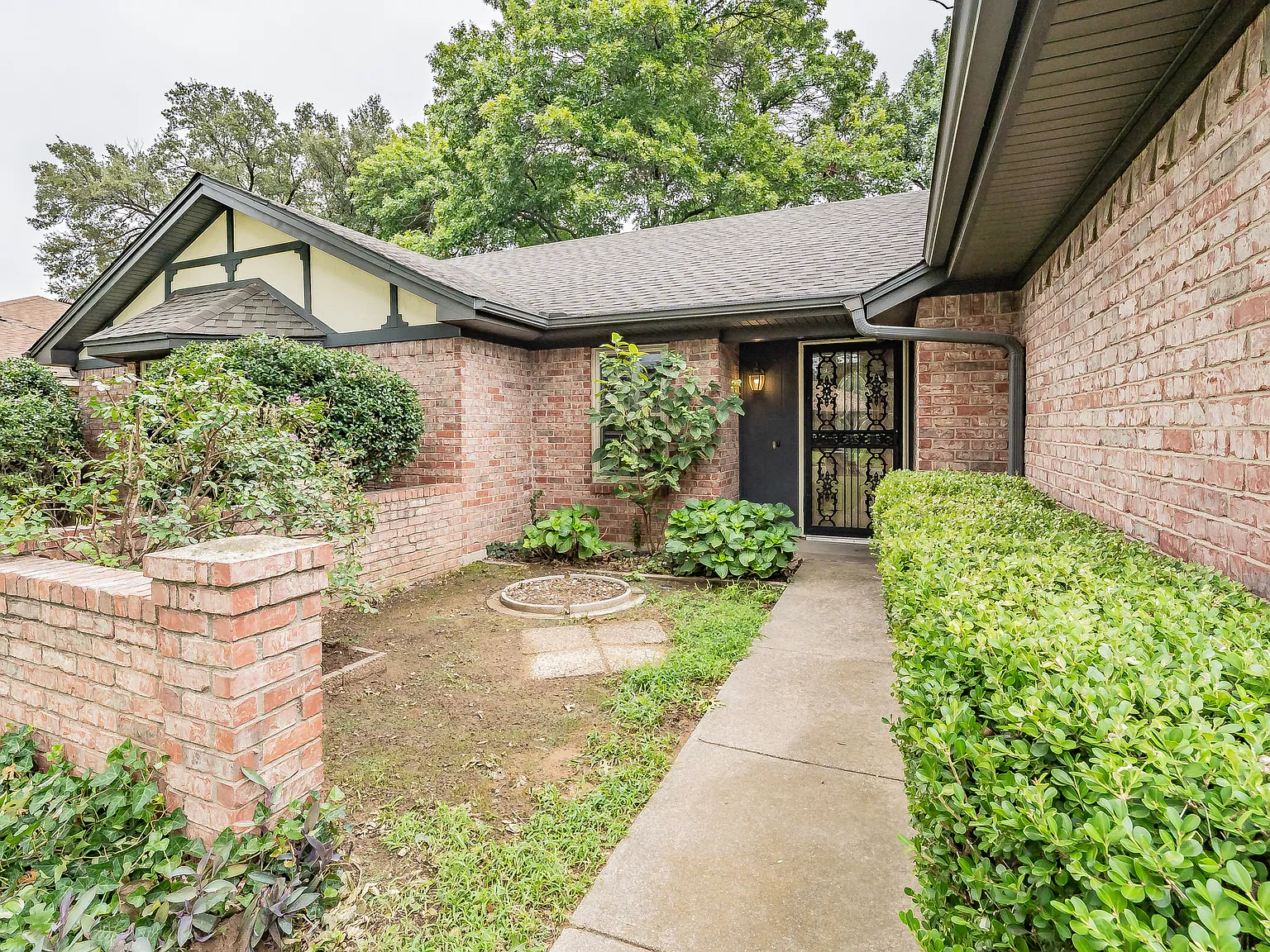 3 bed, 1812 sqft, $2,400 — Photo 3