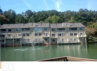23 Lakes Edge Dr SE, Smyrna, GA 30080