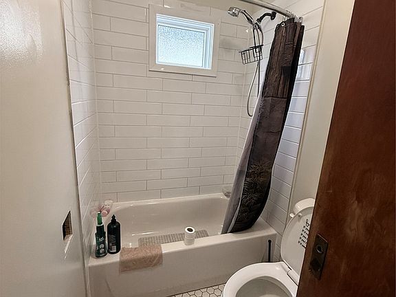 4th image of 982 12th Street W
