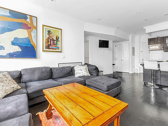 3rd image of 326 E 4th St APT 4a