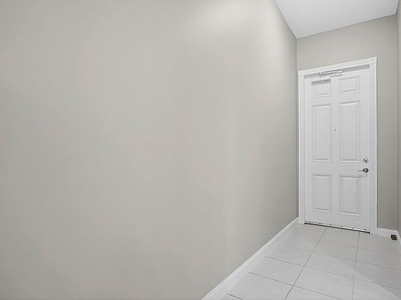 5th image of 37 Harbour Isle Dr #106