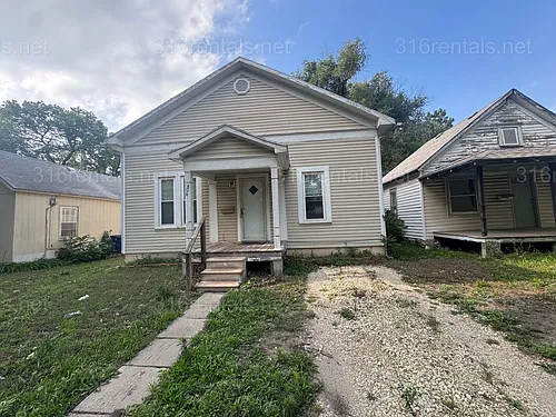 404 E 7th St Photo 1