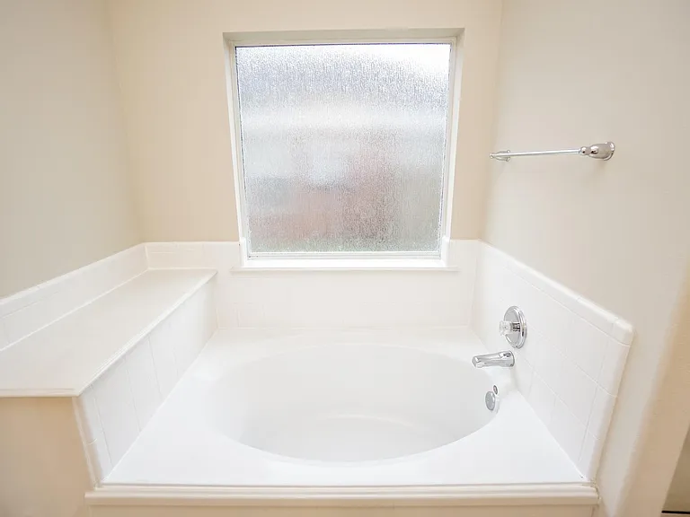 1323 Colonial Manor Dr — Photo 18