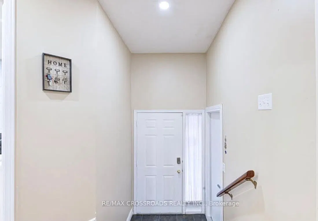 3 bed, $3,199 — Photo 4