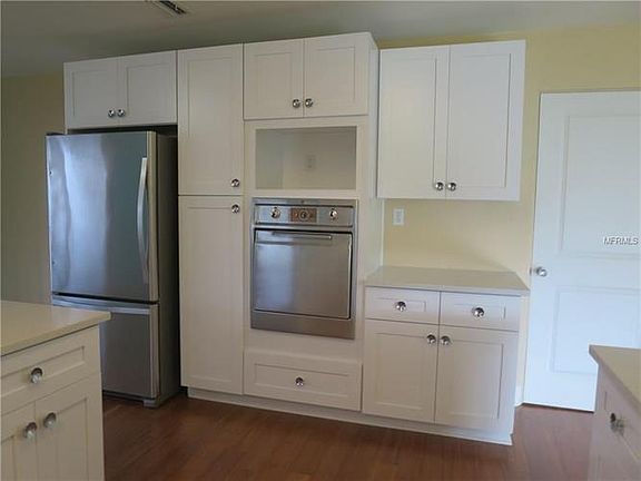 4th image of 325 Lake Fair Ln