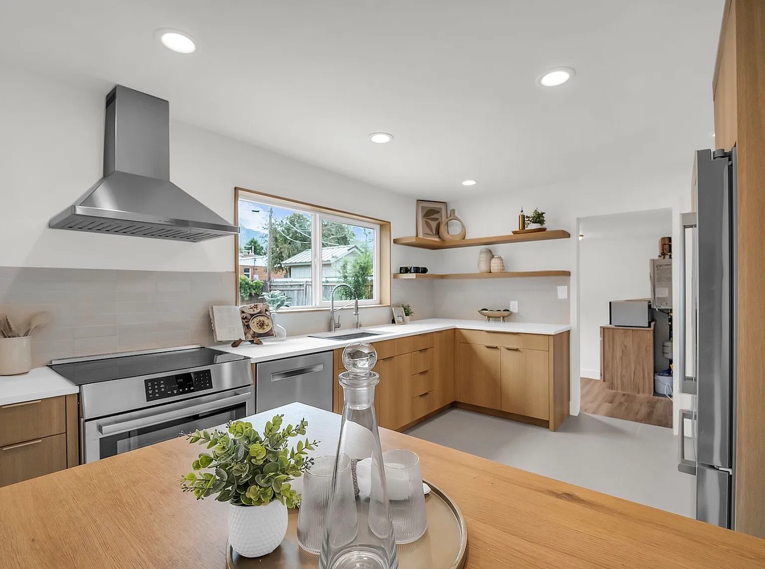 3 bed, 1453 sqft, $3,100 — Photo 1