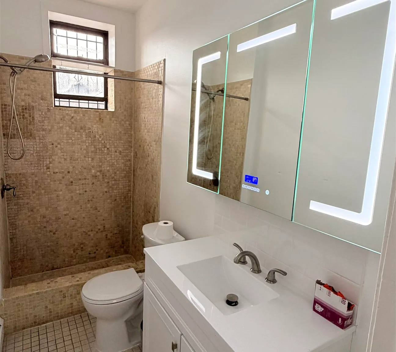 2 bed, 1.0 bath, $2,350 — Photo 4